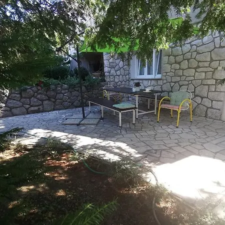 4 Biba 22 Pax Apartman